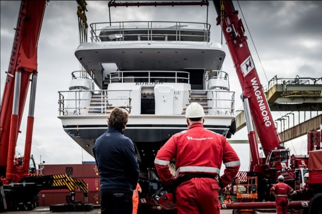 aft view - during launch at Moonen