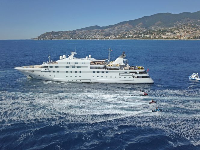 90m LAUREN L superyacht offering special charter rate for New Year’s in the Maldives