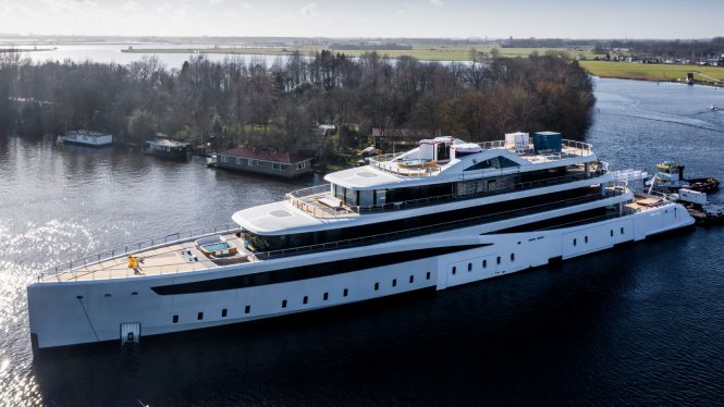 Feadship’s eco-friendly motor yacht VIVA – PROJECT 817 seen for the first time
