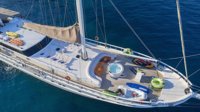 Modern luxury gulet Queen of Salmakis cruising the Turkish charter grounds