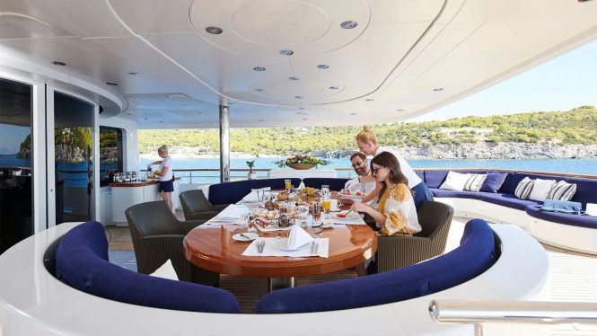 Aft deck dining
