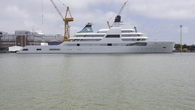 Profile of the mega yacht SOLARIS © DrDuu