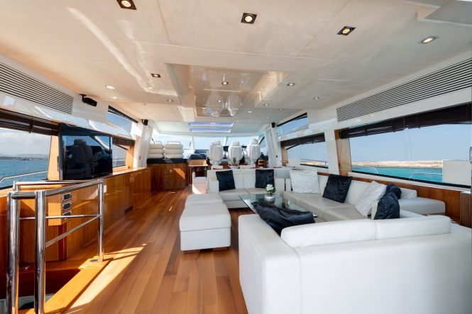 Spacious saloon