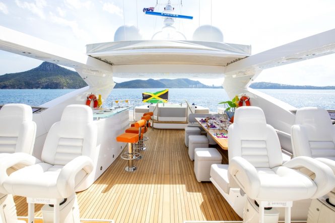 Sun deck with Jacuzzi