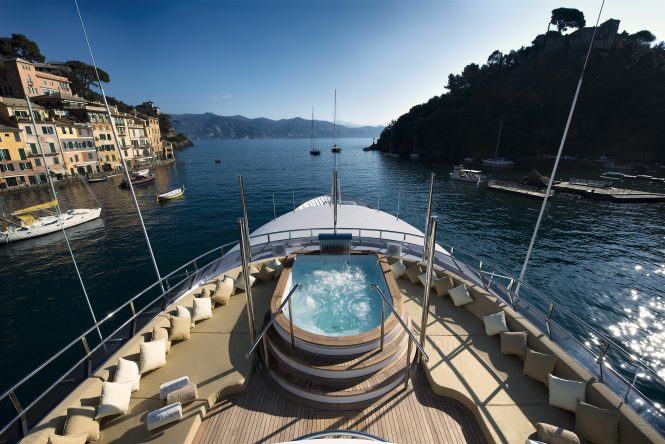 Bow Jacuzzi