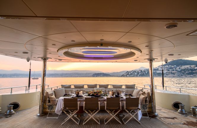 aft deck alfresco dining