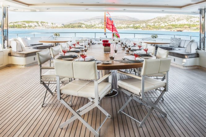Alfresco dining set up