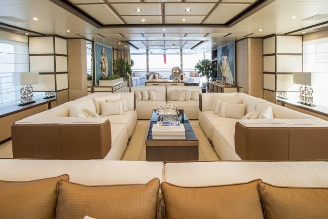 Main saloon with plenty of seating area
