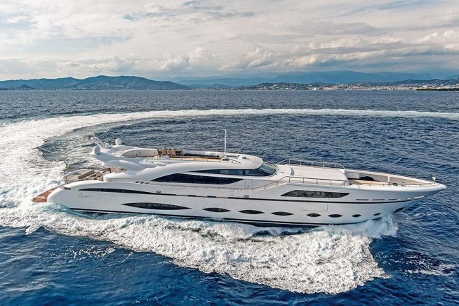 44m West Med charter yacht FAST AND FURIOUS offering 20% discount