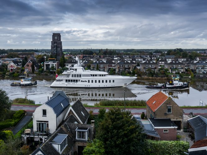 Feadship charter yachts SAMADHI and HARLE return home for winter refit