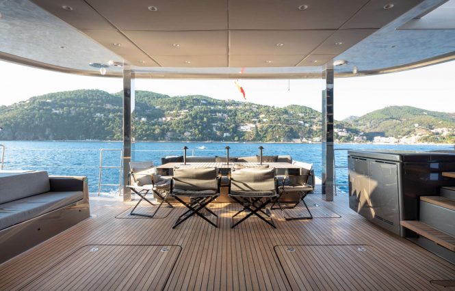 Alfresco dining area on the aft deck