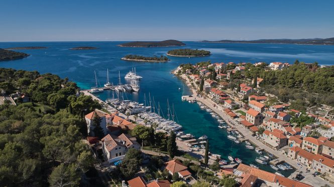 40m charter yacht HAPPY ME offering discounted rate in Croatia, Eastern Mediterranean