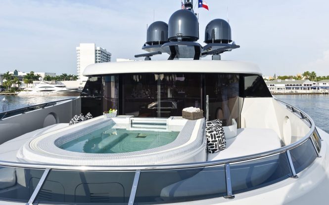 Bow Jacuzzi