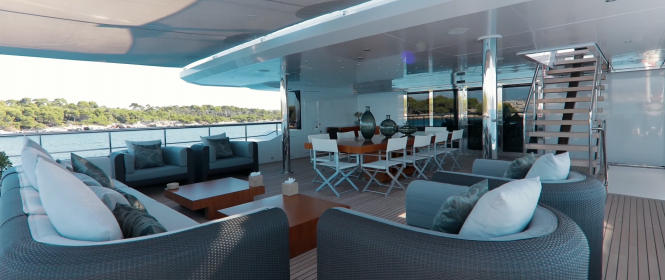 upper deck exterior area