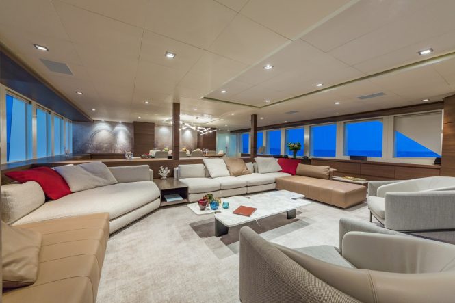 Large main saloon with a formal dining area
