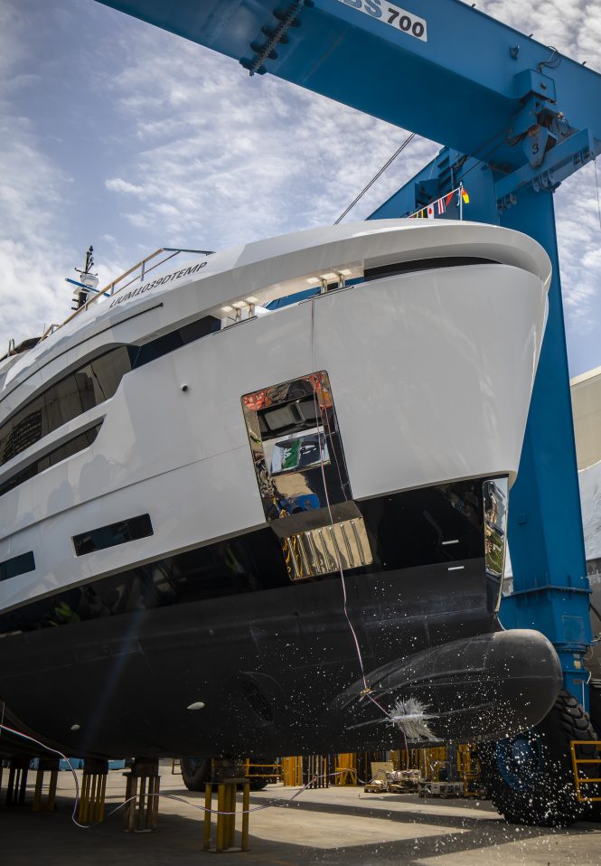 Yacht ATTITUDE
