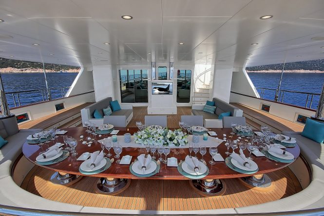Alfresco dining