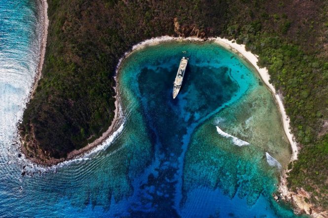 Luxury yacht COME TOGETHER