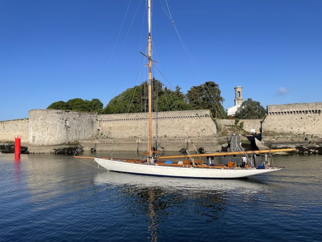 Sailing yacht MOONBEAM IV restored in time for Fife Regatta