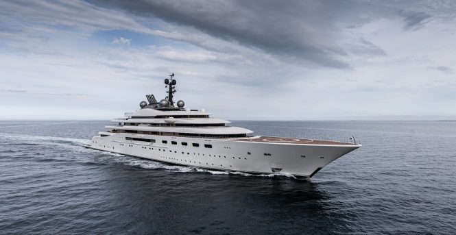 Mega yacht Blue - Photo ©Tom Van Oossanen
