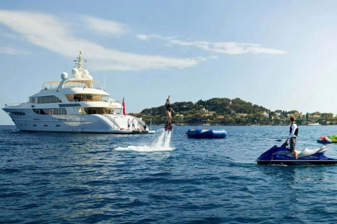 A 20% discount offered by 49m charter yacht GHOST III in Greece