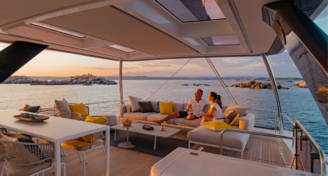 Sociable Flybridge