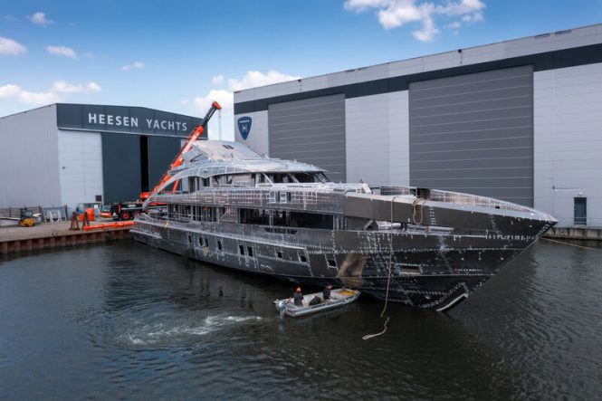 Heesen superyacht PROJECT JADE hull and superstructure joined