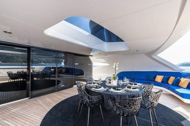 Al fresco dining area and seating