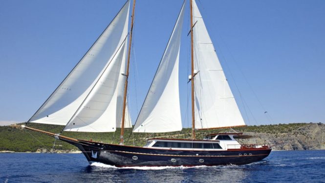 Greece Yacht Charter: 10% discount in September and October with luxury yacht IRAKLIS L