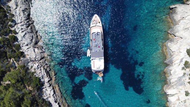 Last minute special: 15% off selected autumnal dates aboard luxury charter yacht LUPUS MARE in Croatia