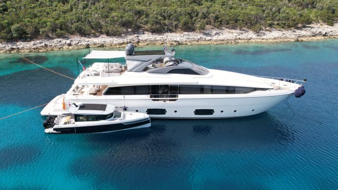 Motor yacht ISOTTA