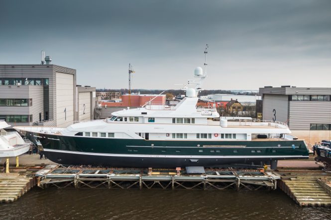 Classic 50m Feadship super yacht EMERALD (ex Legacy V) is renamed after refit