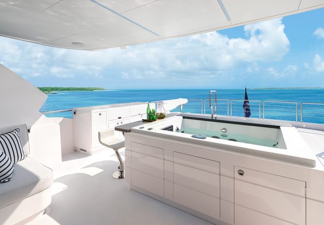 JEMILLY II | On deck jacuzzi