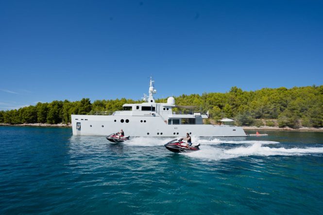 Excellent special offer by the Caribbean charter yacht PREFERENCE 19