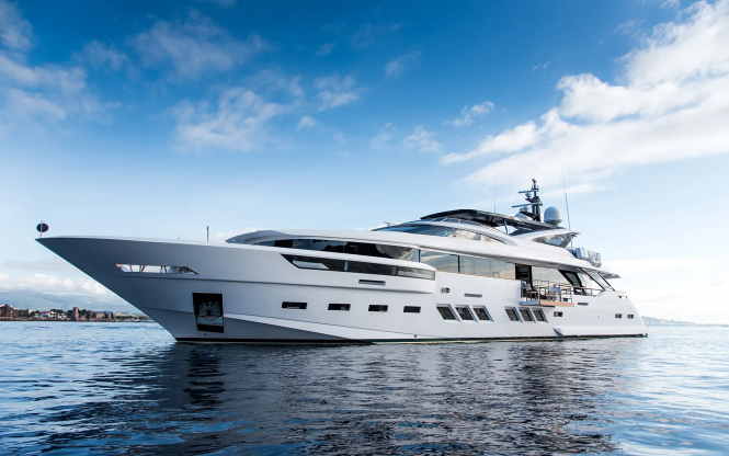 34m luxury yacht SOULMATE refitted ready for the 2023 Mediterranean charter season