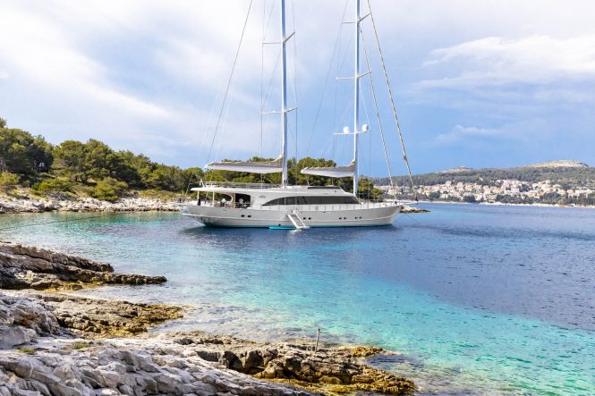 June special offer on board sailing yacht ACAPELLA: 10 nights for the price of 9 from 5-16th June 2023
