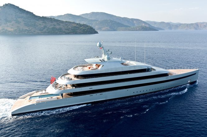 Super yacht Savannah