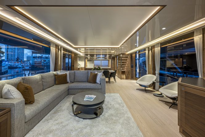 ISSIMO Main salon