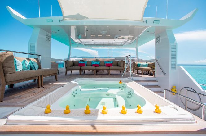Jacuzzi pool