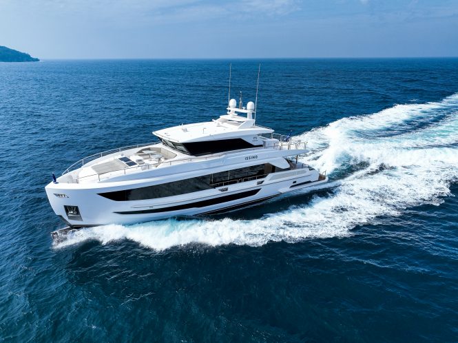 The interiors of 27m luxury yacht ISSIMO are unveiled by Horizon Yachts