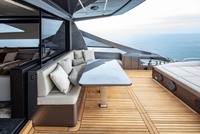 Aft deck cockpit