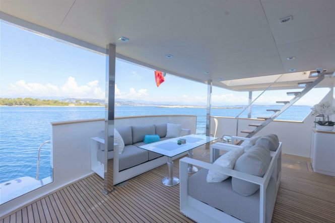 Motor yacht EVA main deck aft