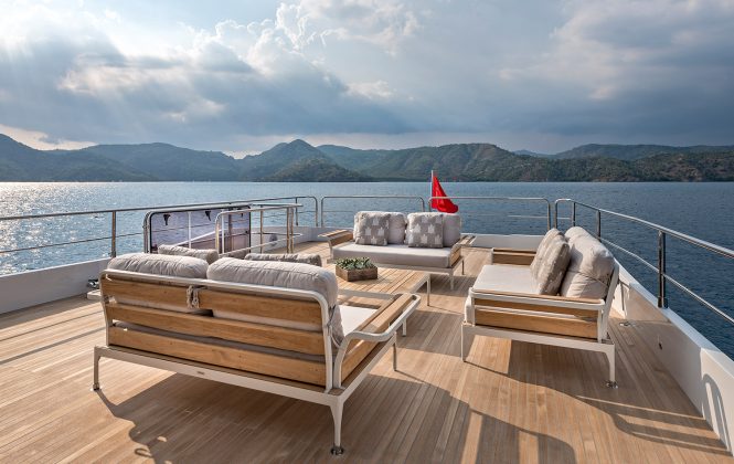 Sun deck
