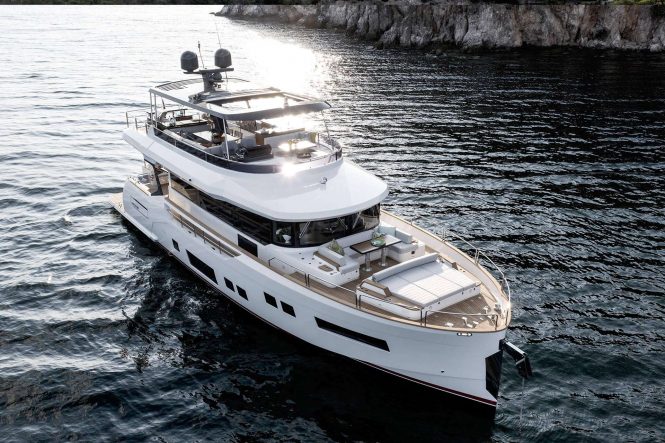 21m motor yacht NORMAN’S T4 available for charter in The Bahamas