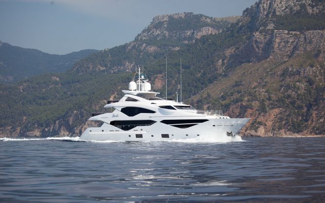 SPECIAL OFFER: 40m Sunseeker superyacht SONISHI offering 10% discount