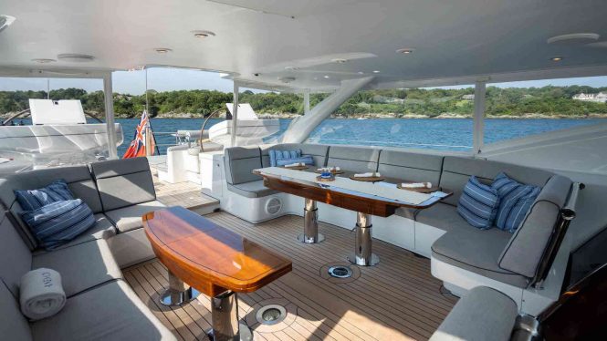 aft deck seating and dining area