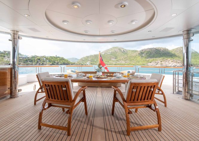 Upper deck