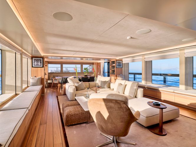 Main salon on board PARA BELLUM - StudioReskos