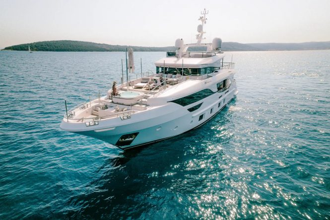 Festive Charter Yacht Specials for a last minute winter getaway