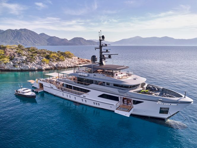 47m luxury yacht PARA BELLUM new to the charter market in the Gulf and Indian Ocean